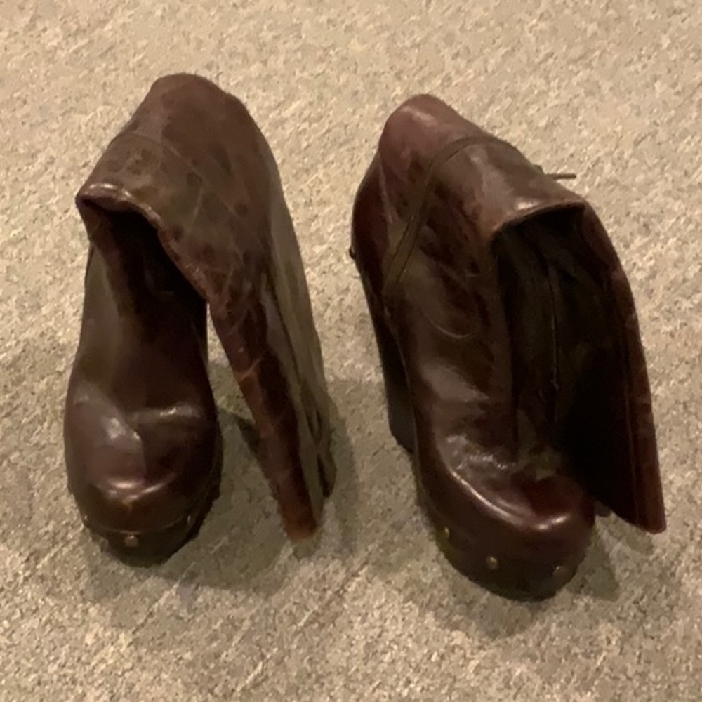 Brown leather high boot w studs size7
